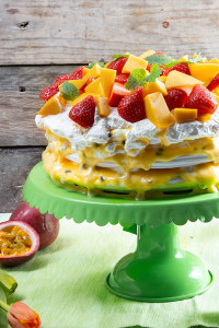 marangtarta-m-passionsfrukt-mango-jordgubbar